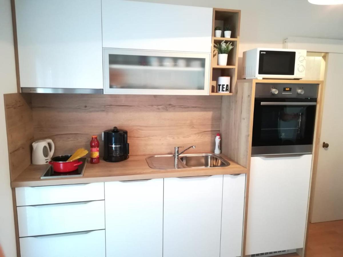 Apartment And Room Hudoletnjak Šilo Kültér fotó